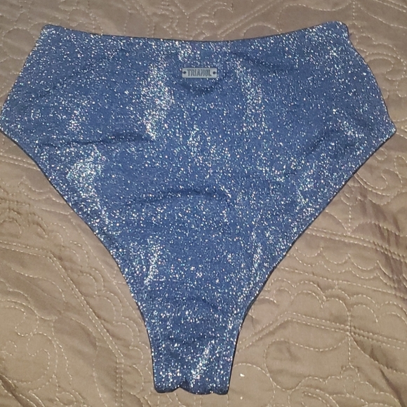 Triangl - Picture 2 of 3